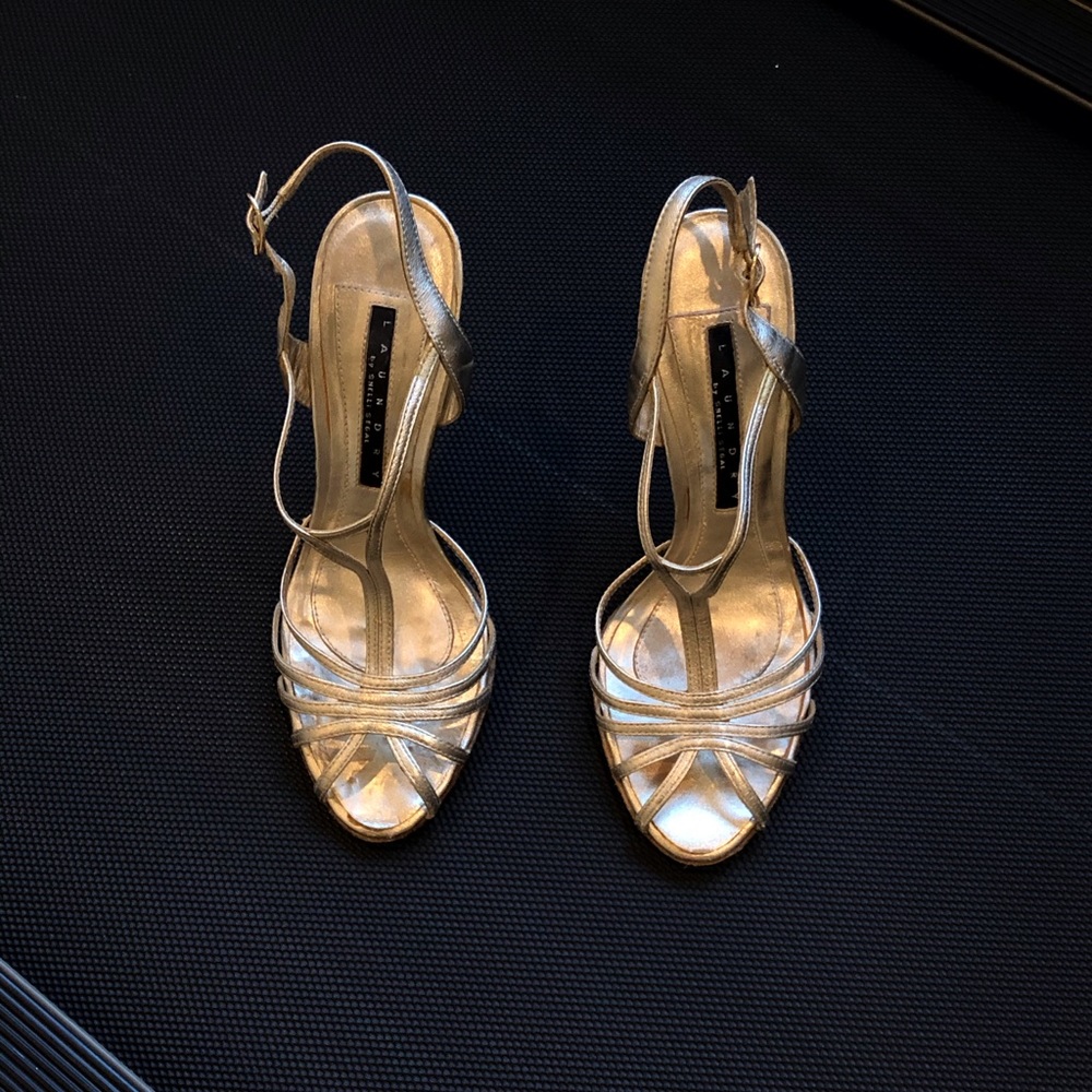 Laundry by Shelli  Segal all leather 4” heel, sz6m